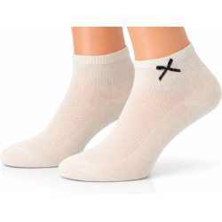 Białe skarpety damskie Aura.Via krótkie z kokardką bawełna