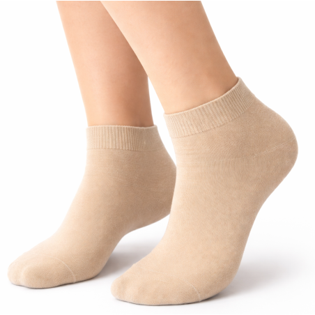 Beżowe skarpety damskie Aura.Via krótkie bawełniane gładkie